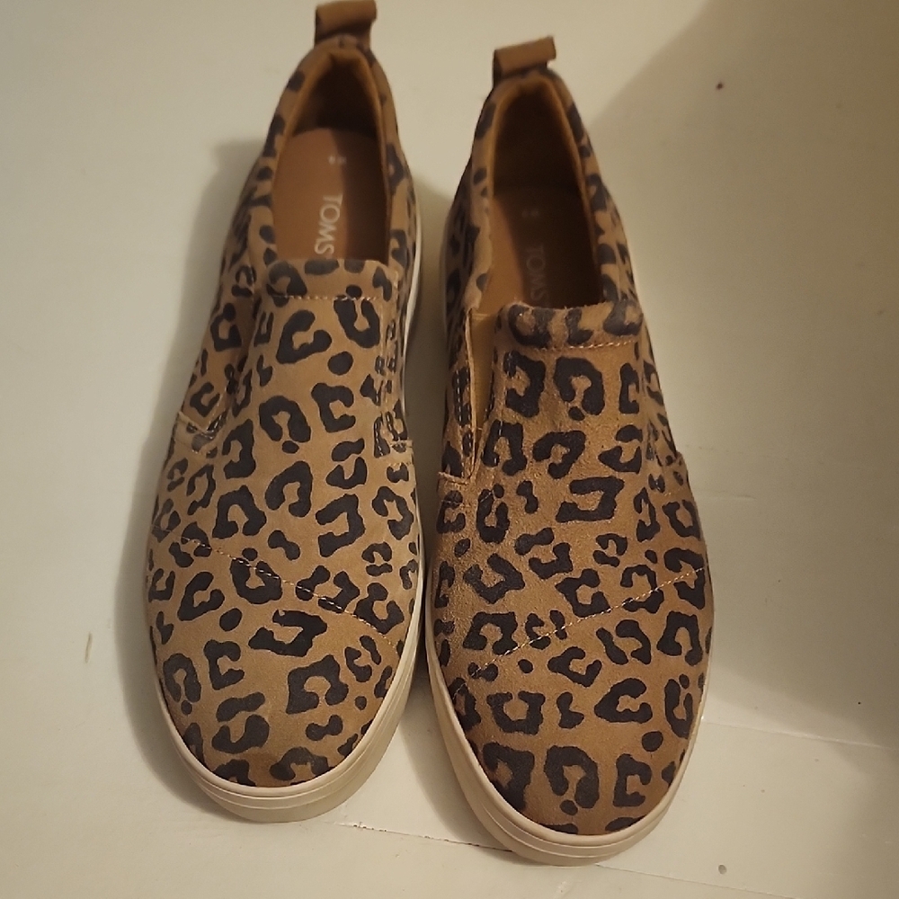 TOMS Women's  Leopard Print Slip-On Shoes Size 9